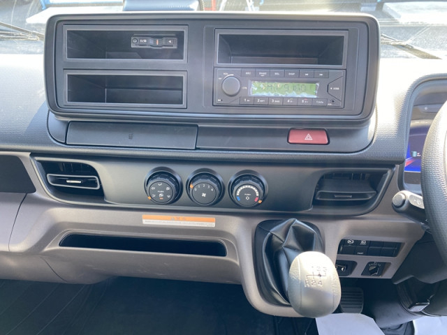 三菱ふそう キャンター 小型 平ボディ 2PG-FEB90(103302) 17枚目