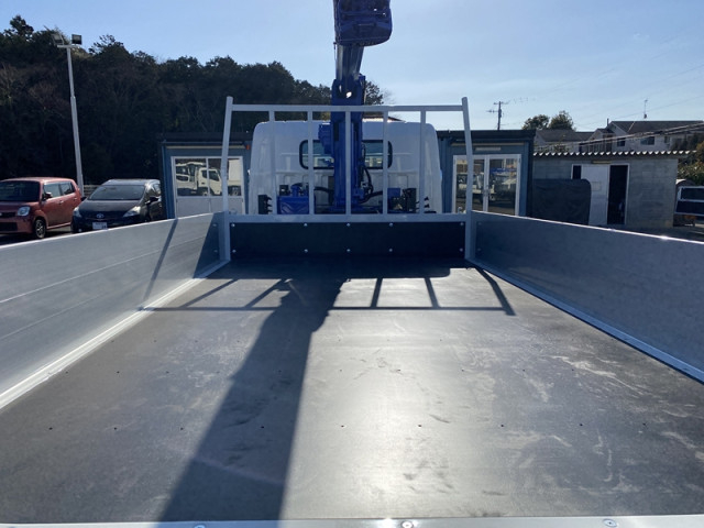 三菱ふそう キャンター 小型 平ボディ（クレーン付） 2PG-FEB90(103304) 9枚目