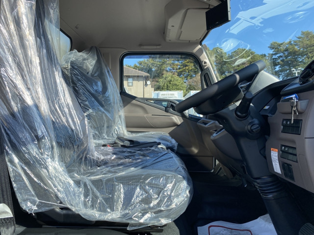 三菱ふそう キャンター 小型 バン 2PG-FEB80(103305) 14枚目