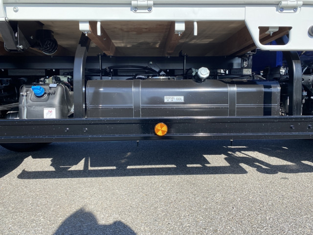 三菱ふそう キャンター 小型 平ボディ（クレーン付） 2RG-FEB90(103307) 10枚目