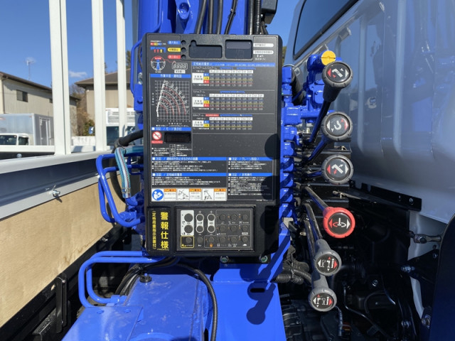 三菱ふそう キャンター 小型 平ボディ（クレーン付） 2RG-FEB90(103308) 11枚目