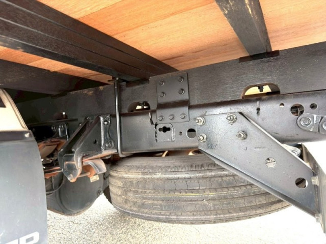 いすゞ フォワード 中型 平ボディ（クレーン付） TKG-FRR90S1(103315) 14枚目