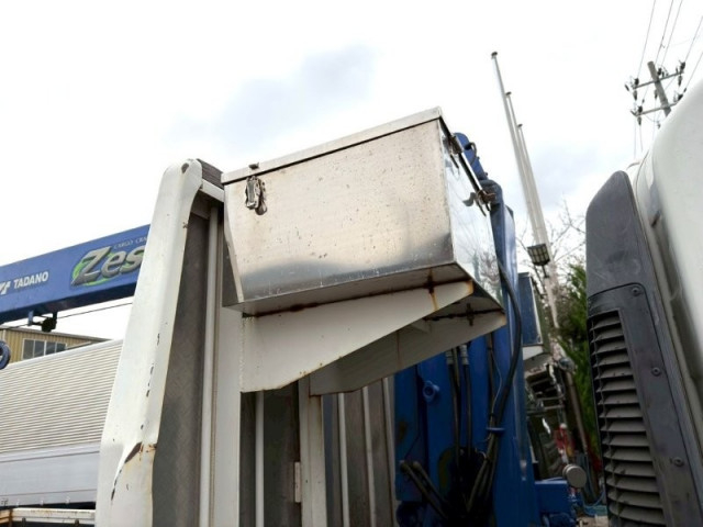 いすゞ フォワード 中型 平ボディ（クレーン付） TKG-FRR90S1(103315) 17枚目