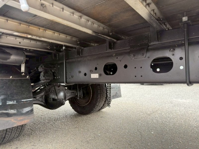 三菱ふそう ファイター 増トン 平ボディ（クレーン付） QKG-FK62FZ(103318) 14枚目