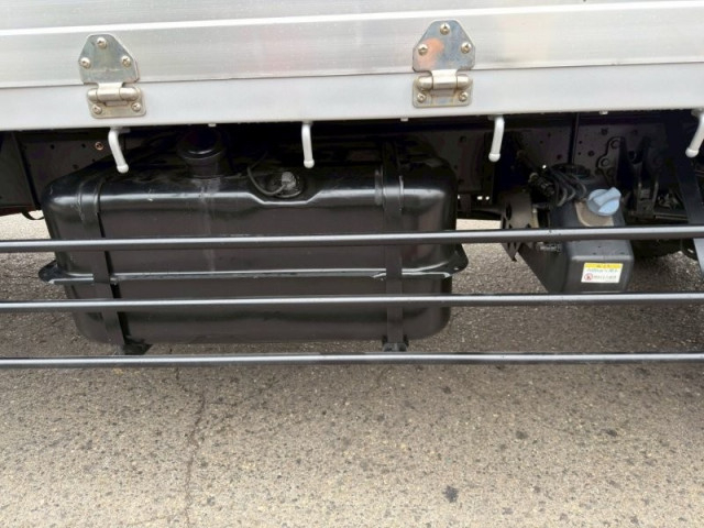 三菱ふそう ファイター 増トン 平ボディ（クレーン付） QKG-FK62FZ(103318) 15枚目