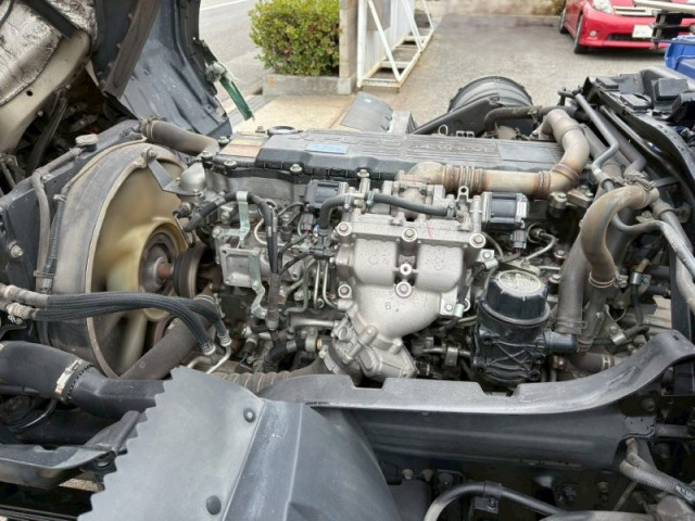 三菱ふそう ファイター 増トン 平ボディ（クレーン付） QKG-FK62FZ(103318) 18枚目