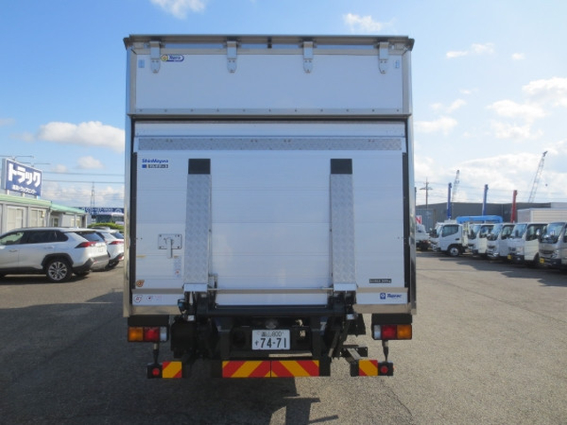 三菱ふそう ファイター 中型 冷蔵冷凍バン 2KG-FK62F(103344) 7枚目