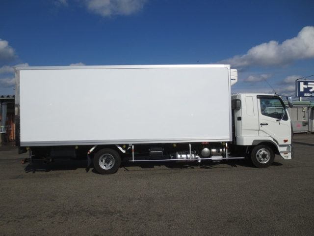 三菱ふそう ファイター 中型 冷蔵冷凍バン 2KG-FK62F(103344) 8枚目