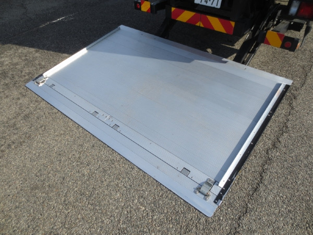 三菱ふそう ファイター 中型 冷蔵冷凍バン 2KG-FK62F(103344) 12枚目