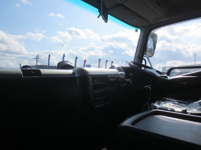 三菱ふそう ファイター 中型 冷蔵冷凍バン 2KG-FK62F(103344) 18枚目