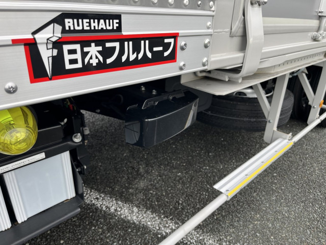 三菱ふそう キャンター 小型 バン 2RG-FEB80(103354) 9枚目