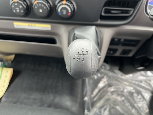 三菱ふそう キャンター 小型 バン 2RG-FEB80(103354) 18枚目