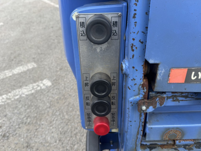 いすゞ エルフ 小型 塵芥車（プレス式） TFG-NMR82ZAN(103359) 9枚目