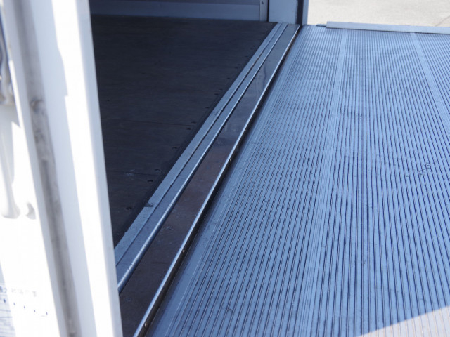 いすゞ フォワード 中型 ウィング 2RG-FRR90T4(103381) 14枚目