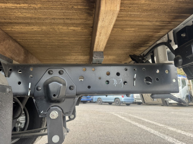いすゞ エルフ 小型 平ボディ 2TG-NJR88AF(103384) 17枚目