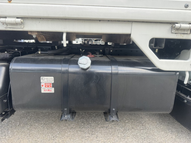 いすゞ エルフ 小型 平ボディ 2TG-NJR88AF(103384) 20枚目