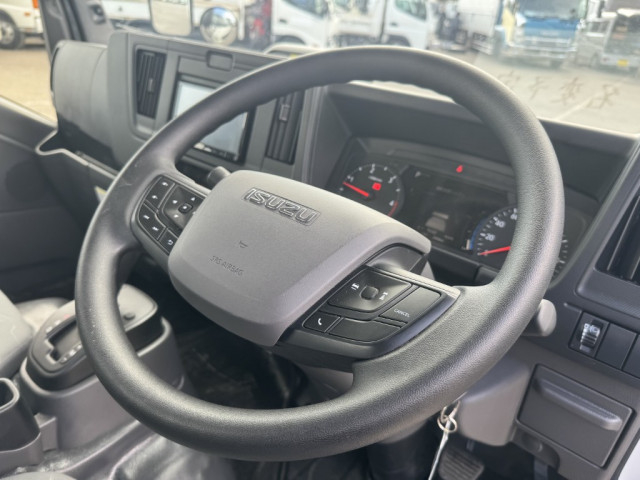 いすゞ エルフ 小型 平ボディ 2TG-NJR88AF(103384) 24枚目