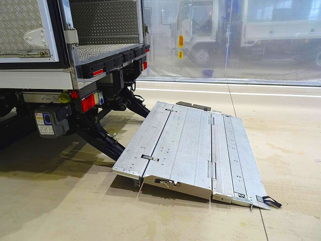 いすゞ エルフ 小型 冷蔵冷凍バン 2RG-NMR88AN(103386) 38枚目