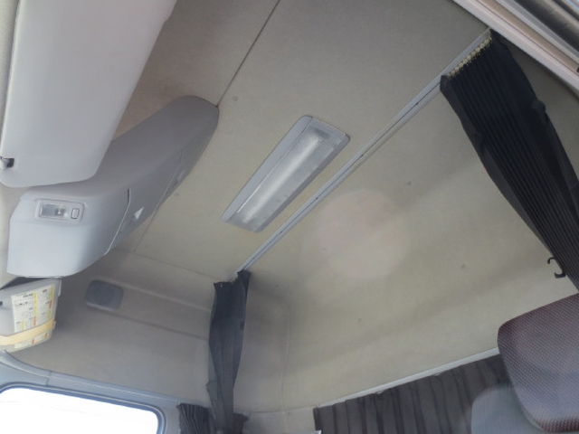 UDトラックス（日産） クオン 大型 ウィング 2PG-CD5CA(103388) 22枚目