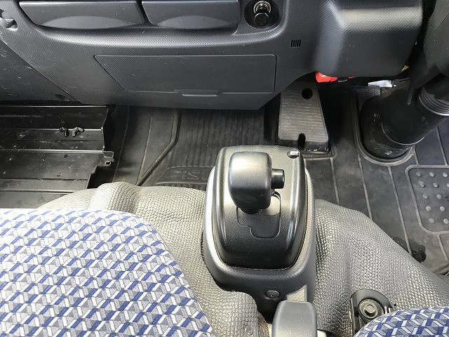 いすゞ エルフ 小型 平ボディ 2RG-NJS88A(103389) 26枚目