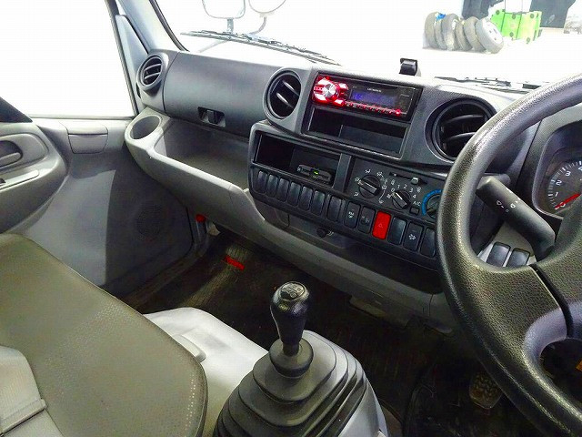 トヨタ トヨエース 小型 平ボディ LDF-KDY281(103392) 9枚目