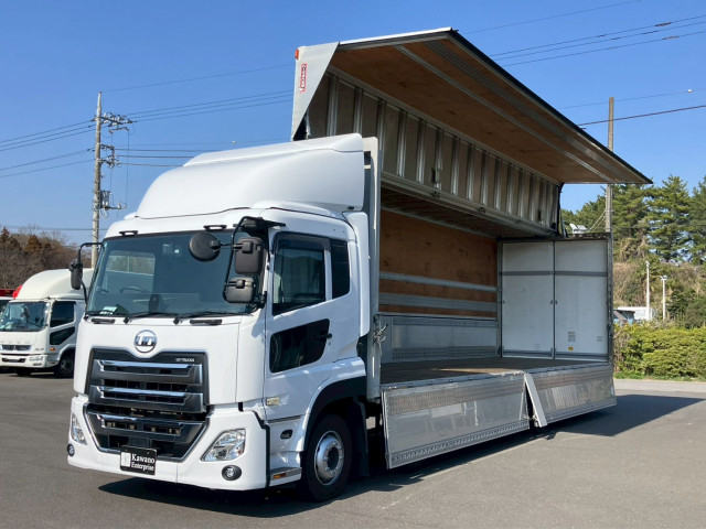 UDトラックス（日産） クオン 大型 ウィング 2PG-CG5CA(103393) 1枚目