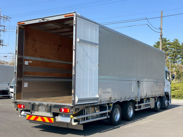 UDトラックス（日産） クオン 大型 ウィング 2PG-CG5CA(103393) 9枚目