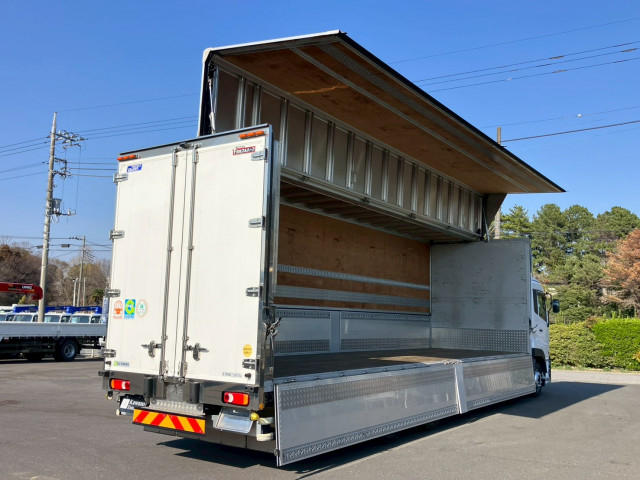 UDトラックス（日産） クオン 大型 ウィング 2PG-CG5CA(103393) 10枚目