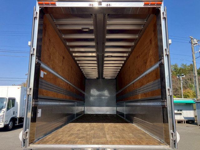 UDトラックス（日産） クオン 大型 ウィング 2PG-CG5CA(103393) 14枚目