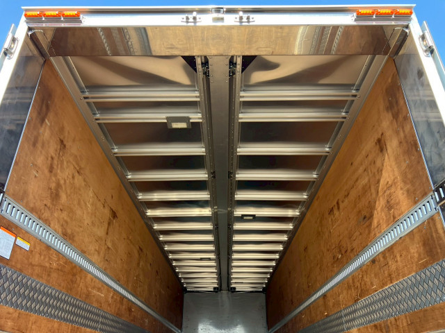 UDトラックス（日産） クオン 大型 ウィング 2PG-CG5CA(103393) 15枚目