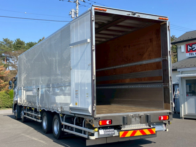 UDトラックス（日産） クオン 大型 ウィング 2PG-CG5CA(103393) 18枚目