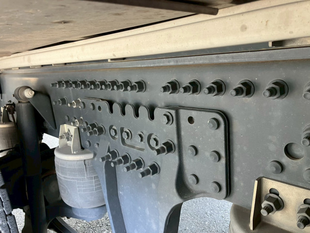 UDトラックス（日産） クオン 大型 ウィング 2PG-CG5CA(103393) 23枚目