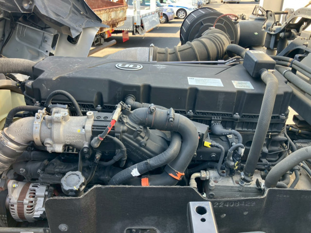 UDトラックス（日産） クオン 大型 ウィング 2PG-CG5CA(103393) 27枚目