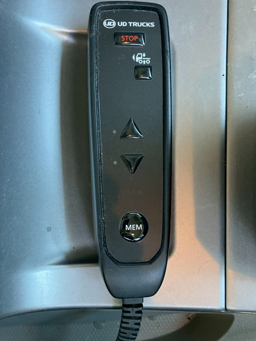 UDトラックス（日産） クオン 大型 ウィング 2PG-CG5CA(103393) 33枚目