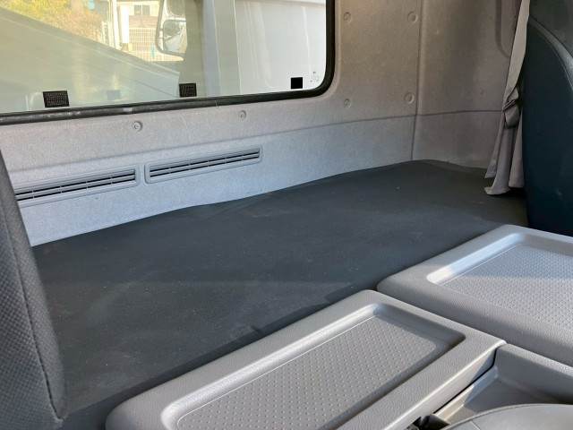 UDトラックス（日産） クオン 大型 ウィング 2PG-CG5CA(103393) 37枚目