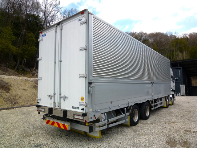 UDトラックス（日産） クオン 大型 ウィング 2PG-CG5CA(103399) 4枚目