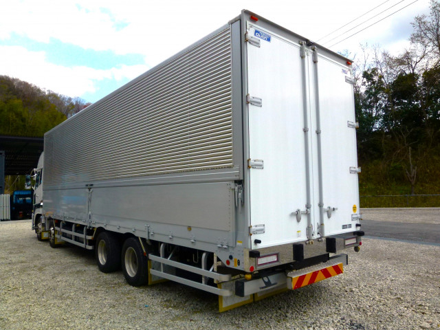 UDトラックス（日産） クオン 大型 ウィング 2PG-CG5CA(103399) 6枚目