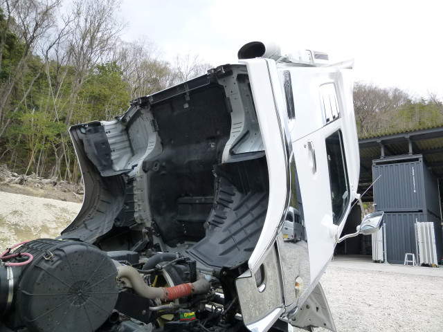 UDトラックス（日産） クオン 大型 ウィング 2PG-CG5CA(103399) 9枚目