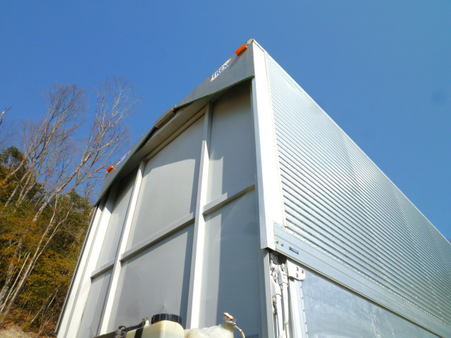 UDトラックス（日産） クオン 大型 ウィング 2PG-CG5CA(103399) 10枚目