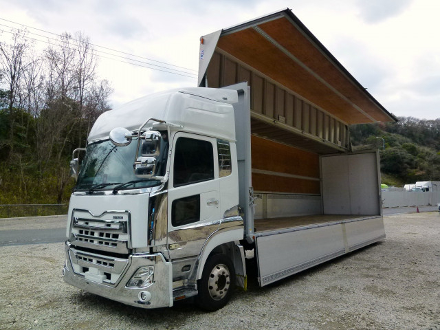 UDトラックス（日産） クオン 大型 ウィング 2PG-CG5CA(103399) 17枚目