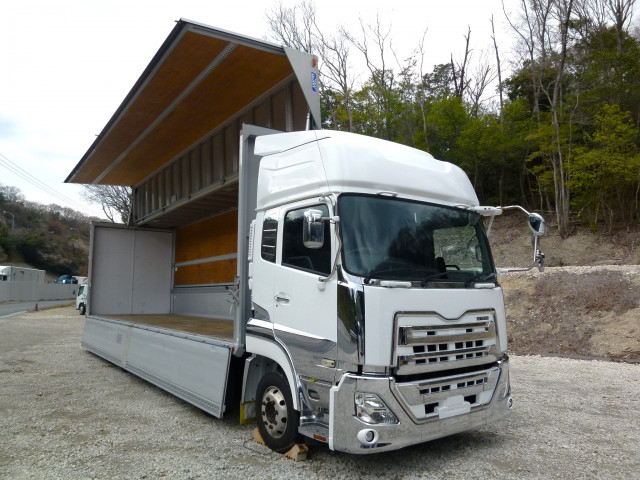 UDトラックス（日産） クオン 大型 ウィング 2PG-CG5CA(103399) 18枚目