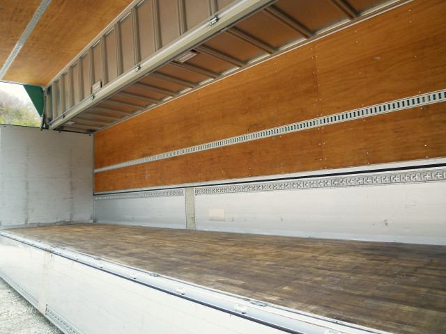 UDトラックス（日産） クオン 大型 ウィング 2PG-CG5CA(103399) 22枚目