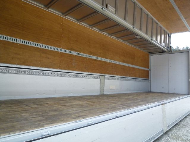 UDトラックス（日産） クオン 大型 ウィング 2PG-CG5CA(103399) 23枚目