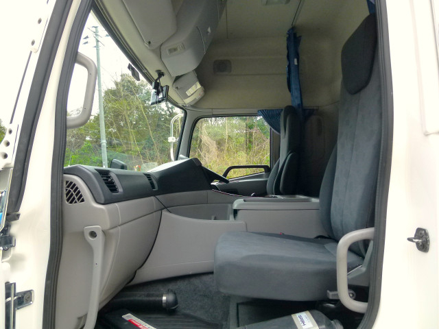 UDトラックス（日産） クオン 大型 ウィング 2PG-CG5CA(103399) 34枚目