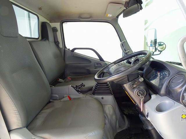 トヨタ ダイナ 小型 平ボディ 2KG-XZU675(103048) 6枚目