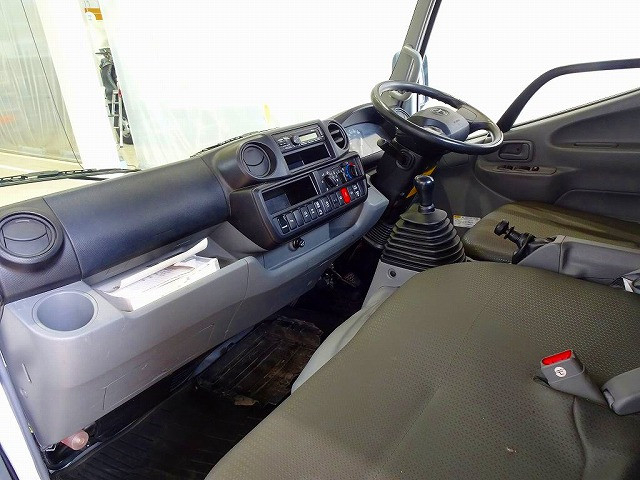 トヨタ ダイナ 小型 平ボディ 2KG-XZU675(103048) 7枚目