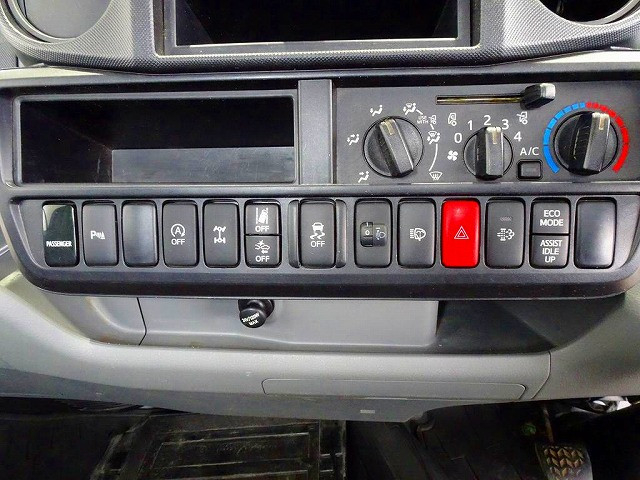 トヨタ ダイナ 小型 平ボディ 2KG-XZU675(103048) 12枚目