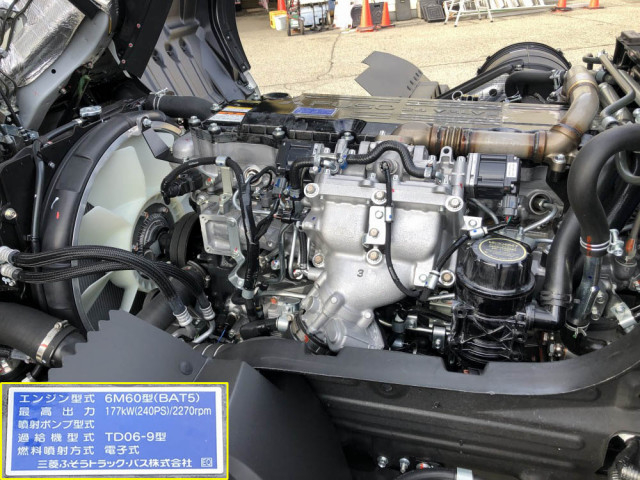 三菱ふそう ファイター 中型 平ボディ（クレーン付） 2KG-FK62F(106375) 10枚目