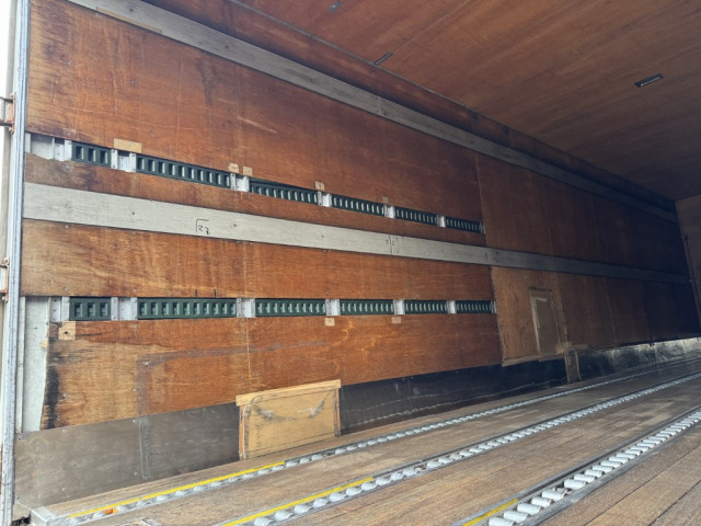 いすゞ フォワード 中型 バン TKG-FRR90T2(103411) 10枚目