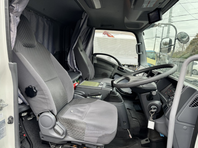 いすゞ フォワード 中型 バン TKG-FRR90T2(103411) 25枚目